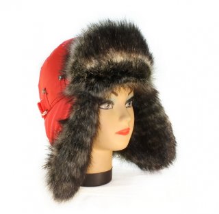 Красная шапка ушанка для девушки мех Волк