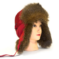 Красная шапка ушанка для юноши, мех Енот