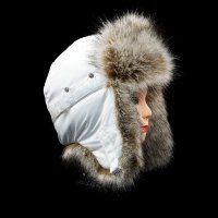 Белая шапка ушанка для девушки мех Енот финский